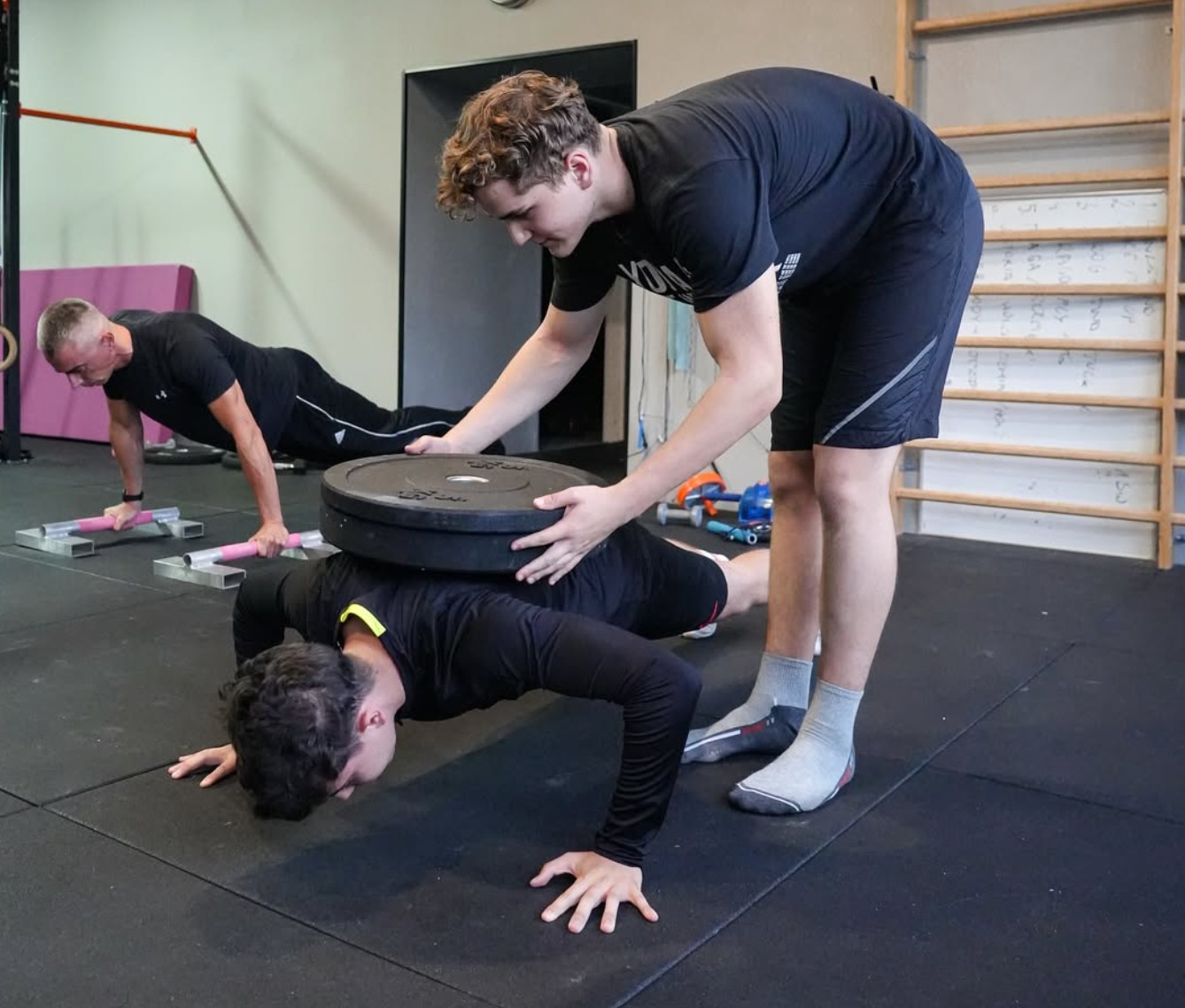 Without Gravity calisthenics training — photo 5.